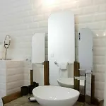 Ambrosia 3* ناربون