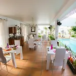 Ambrosia 3* Ναρμπόν