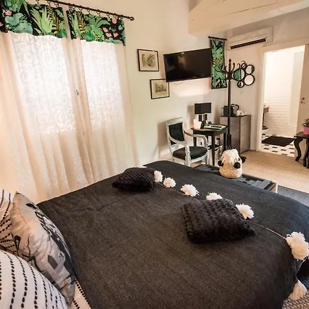 Chambre D'Hotes Villa Ambrosia Et Spa Guest house 3*