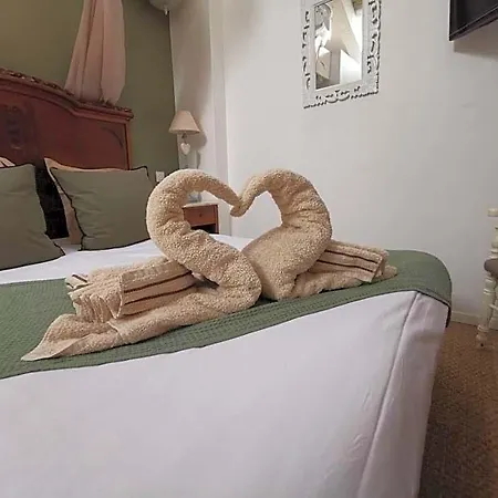 בית הארחה Ambrosia 3*