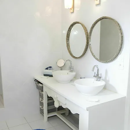 Chambre D'Hotes Villa Ambrosia Et Spa Guest house 3*